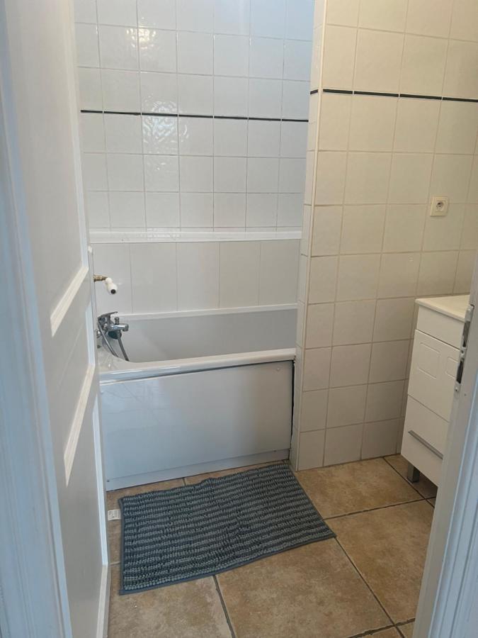 Appartement Le Relais De Saint Loup 1 A 66 Personnes à Montereau-faut-Yonne Extérieur photo