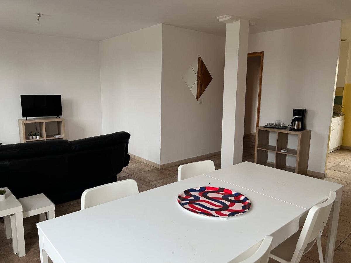 Appartement Le Relais De Saint Loup 1 A 66 Personnes à Montereau-faut-Yonne Extérieur photo